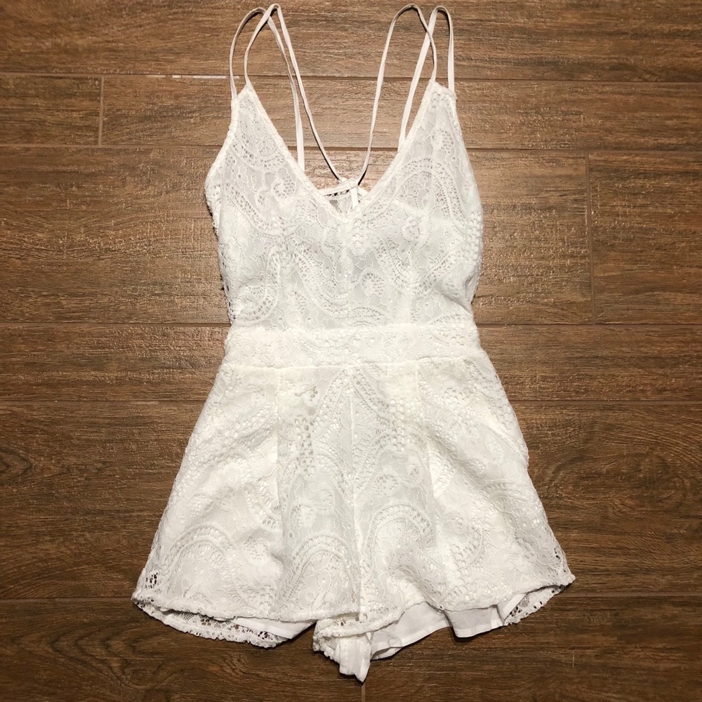 ❌ SOLD Kendall & Kylie lace romper